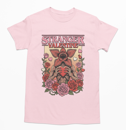 Playera unisex Stranger Valentine Demogorgon ilustrado en 4 colores distintos