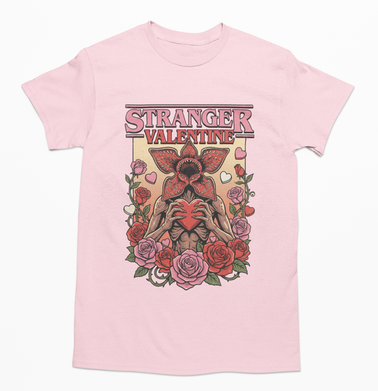 Playera unisex Stranger Valentine Demogorgon ilustrado en 4 colores distintos